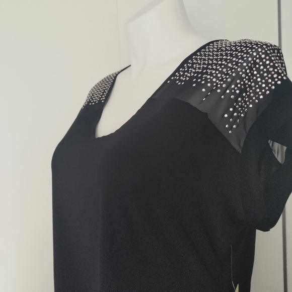 Rhinestone Detail V Neck Short Sleeve Top sz XL - Picture 7 of 7